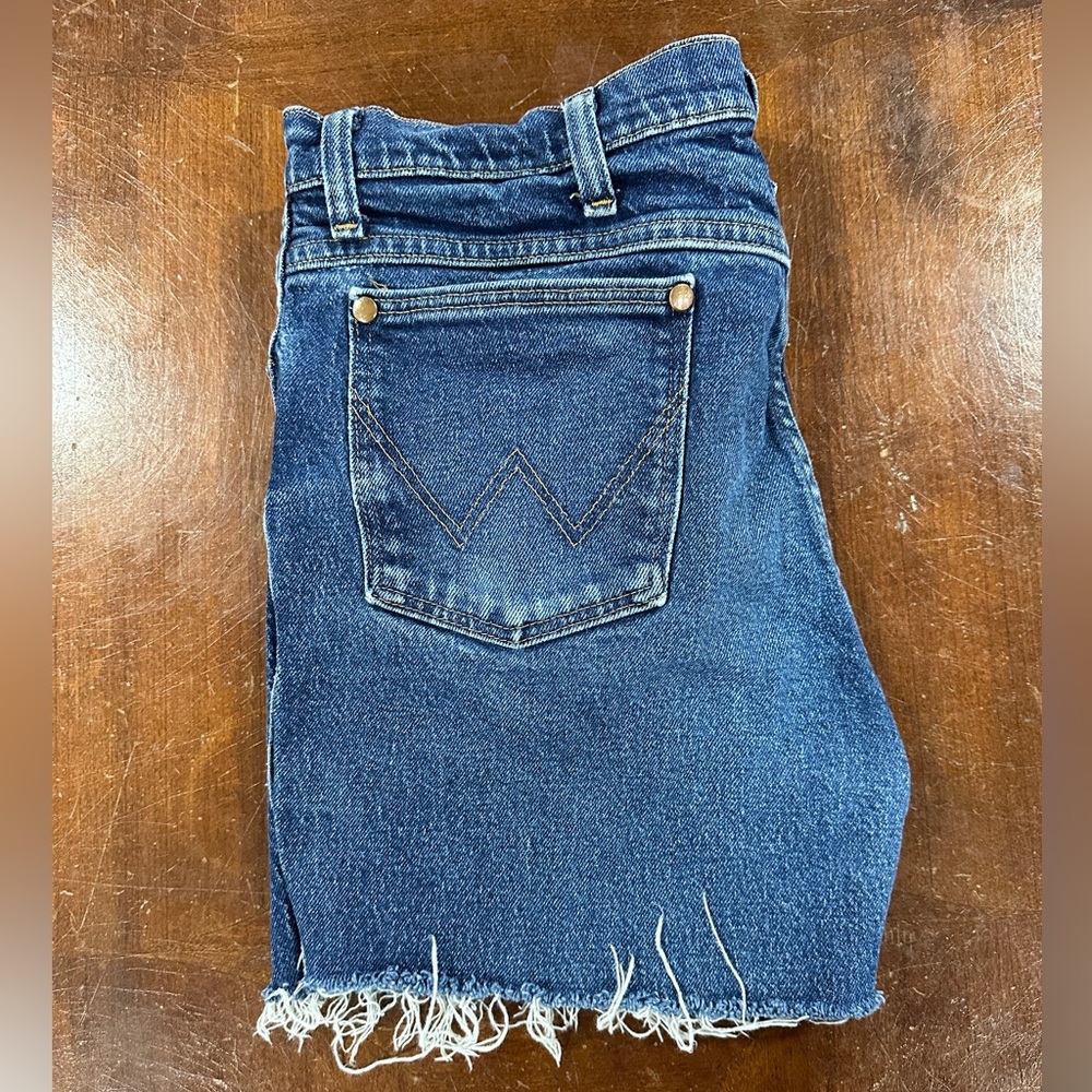 Wrangler size 8 women’s shorts